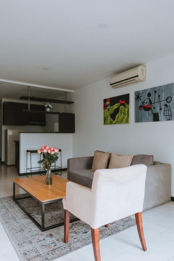 Travelers Orange Suites Medellín Zewnętrze zdjęcie